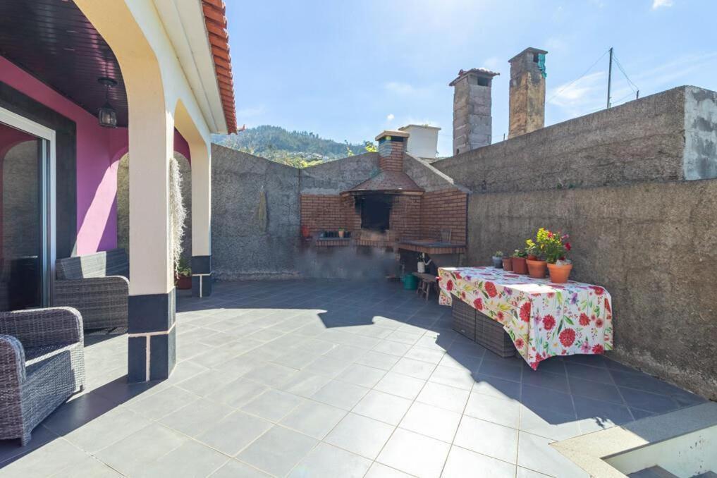 Casa Central - Peceful Mountain Retreat In Calheta Ribeira do Raposo Exterior photo